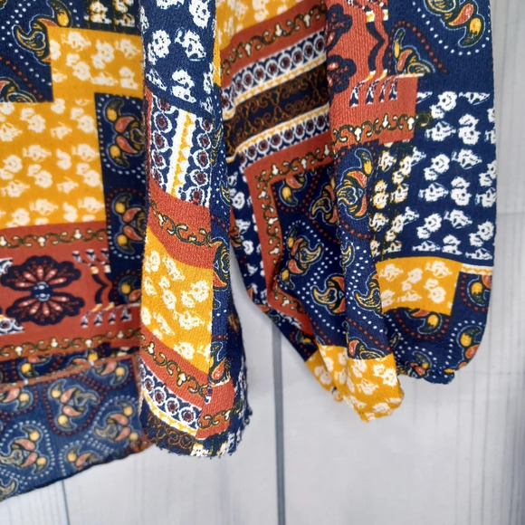 Rue21 paisley lightweight long sleeve shirt - Picture 5 of 10